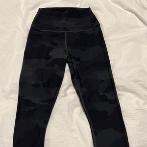 Camo print Alo leggings